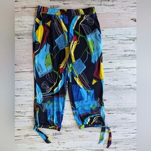 NWOT Marallis Cropped Jogger Capri With Tie Hem Abstract Print Women's Size Med